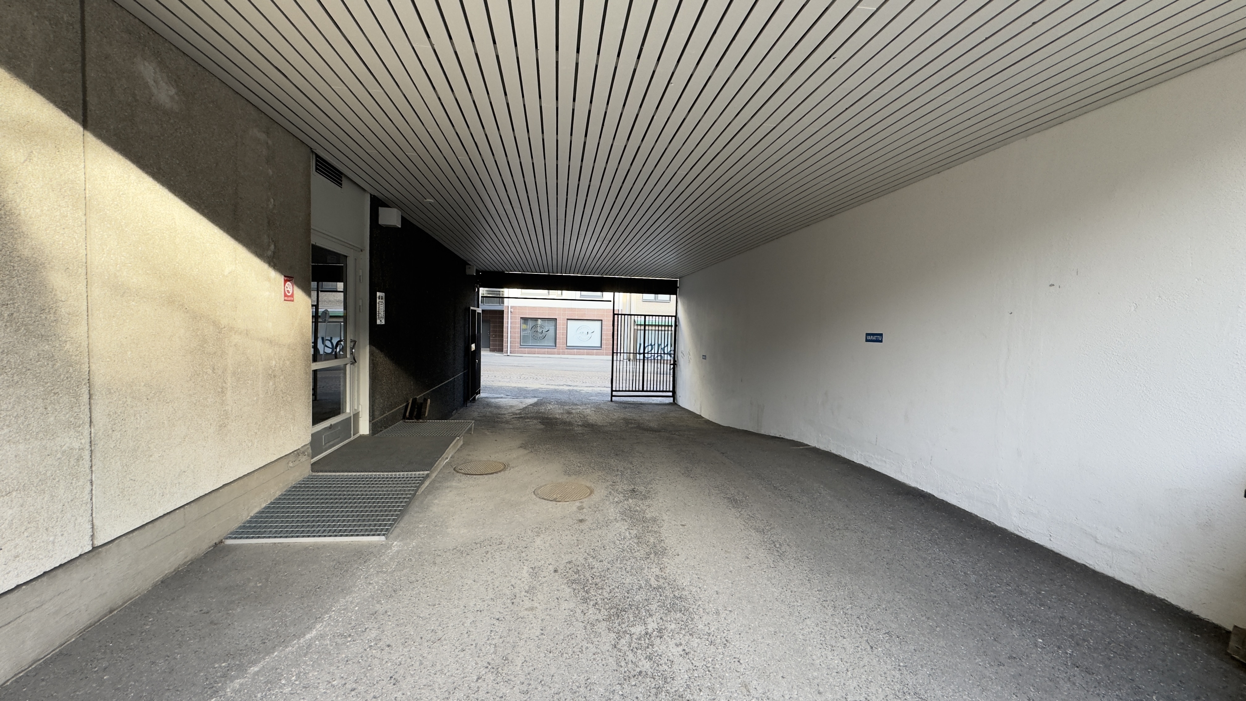 Kellari sisäänkäynti