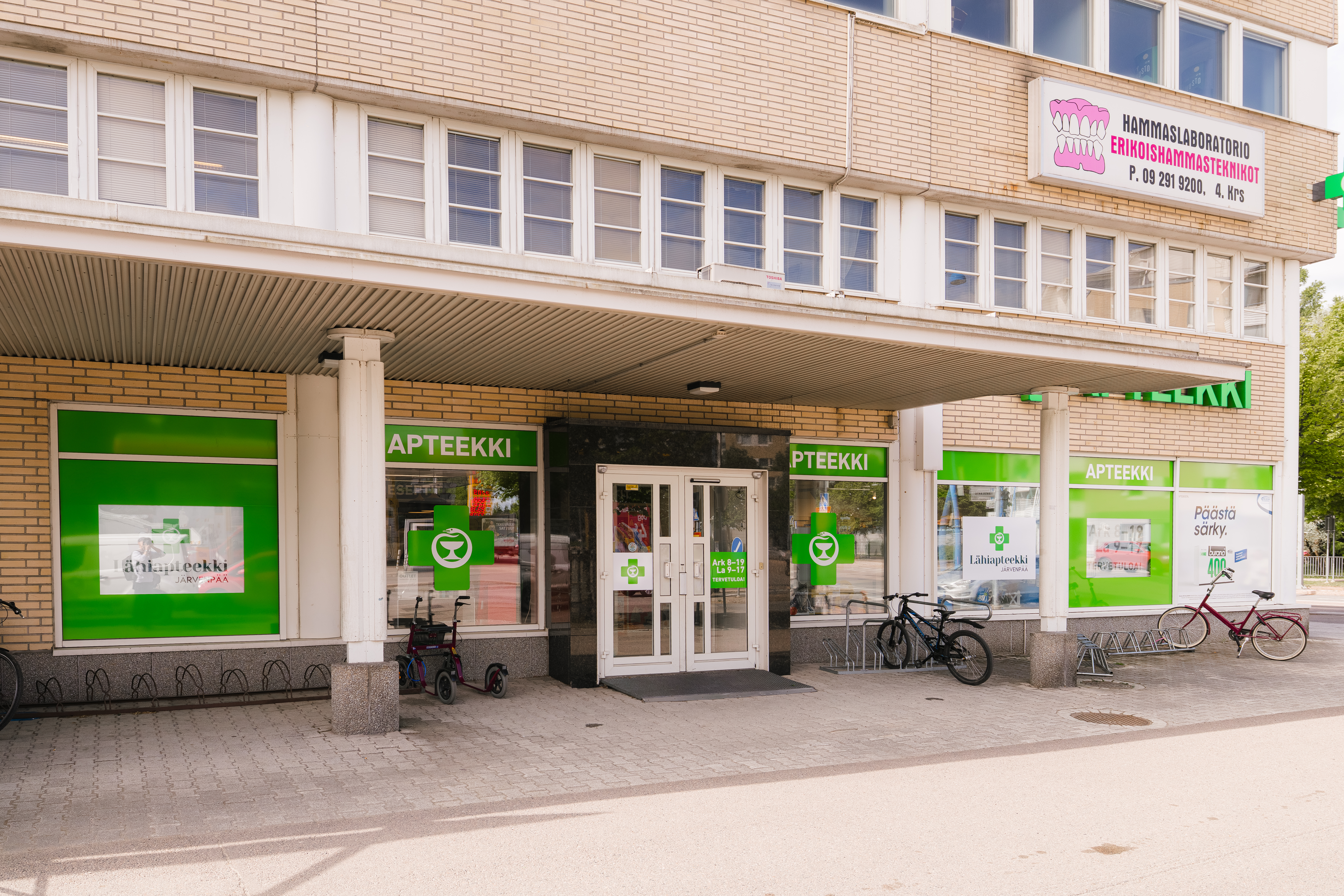 Toimitilan sisäänkäynti