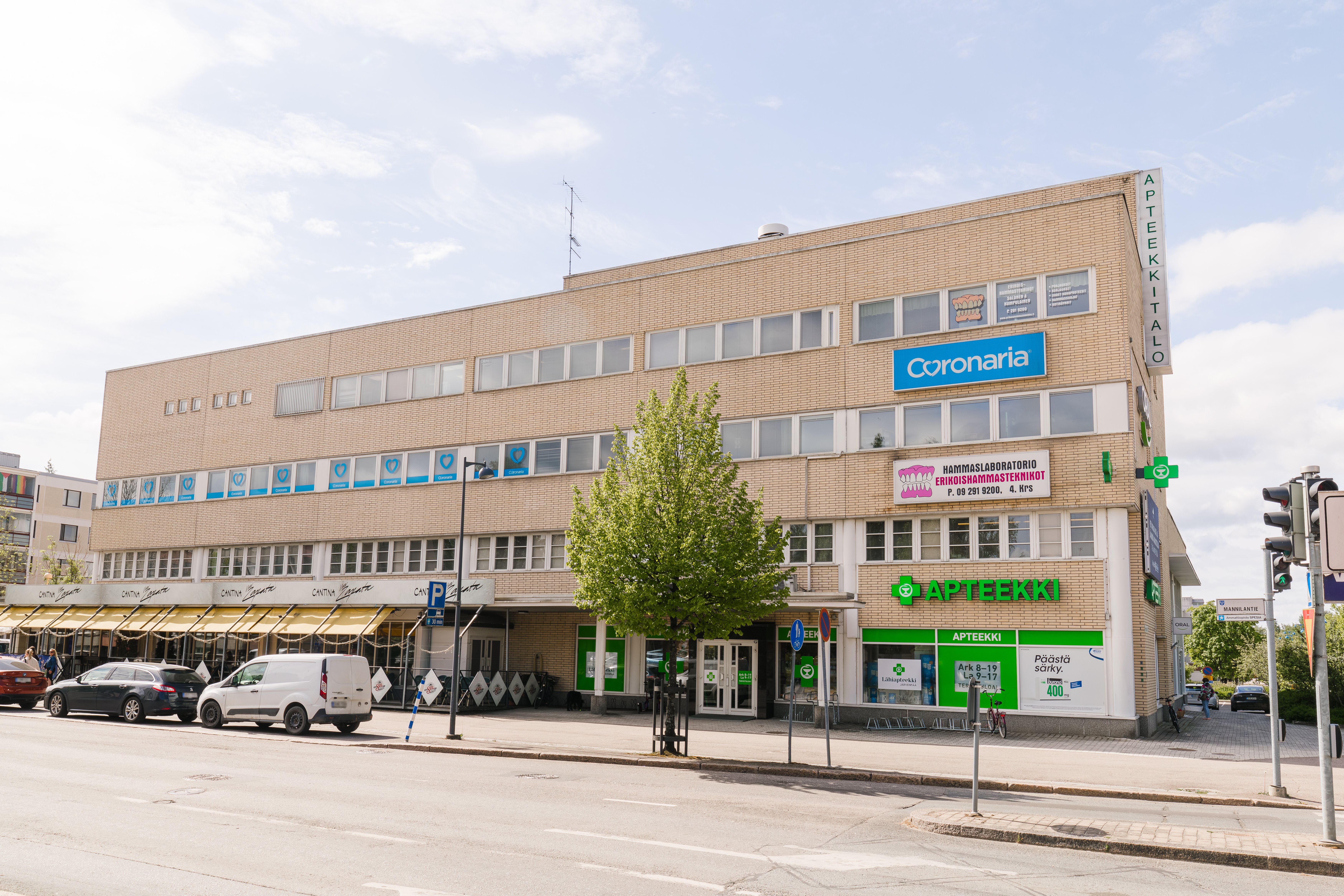 Mannilantie julkisivu