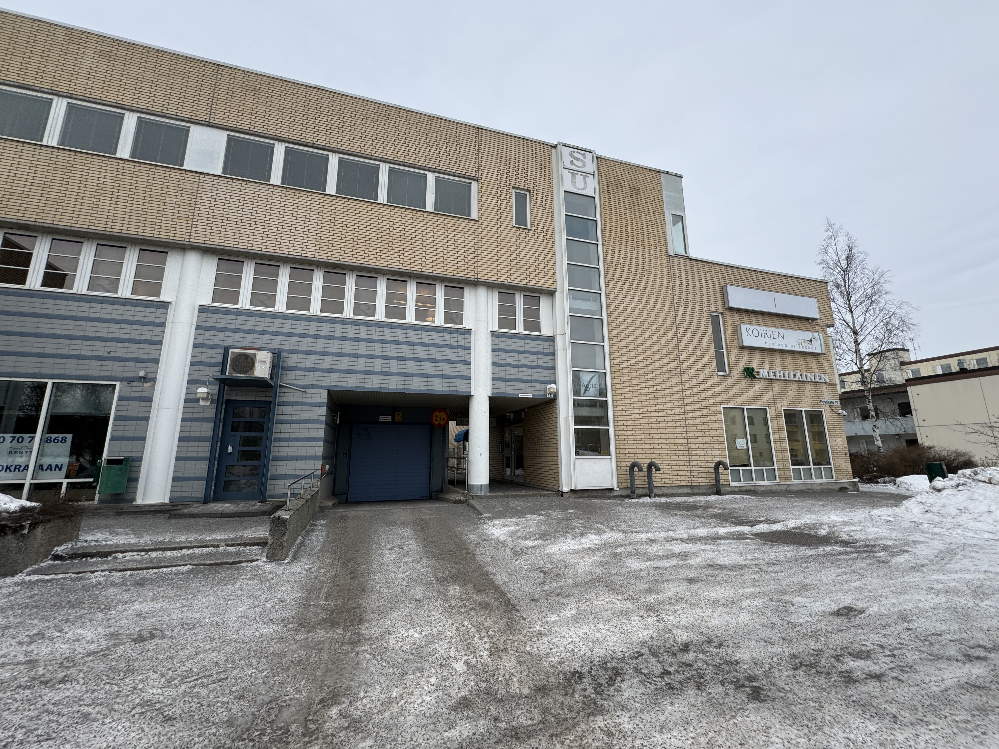 Autohalli sisäänajo