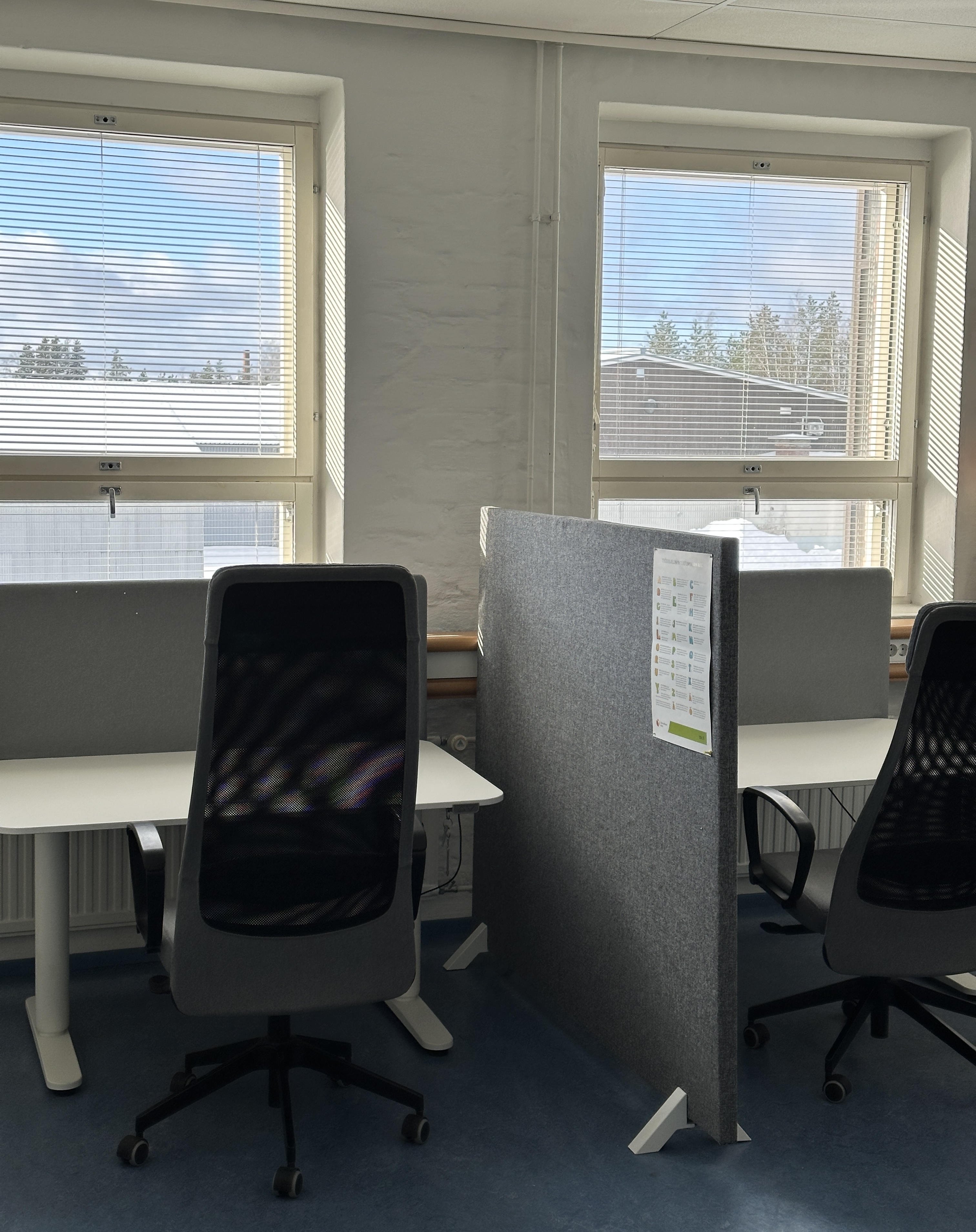 Kalustettu työhuone