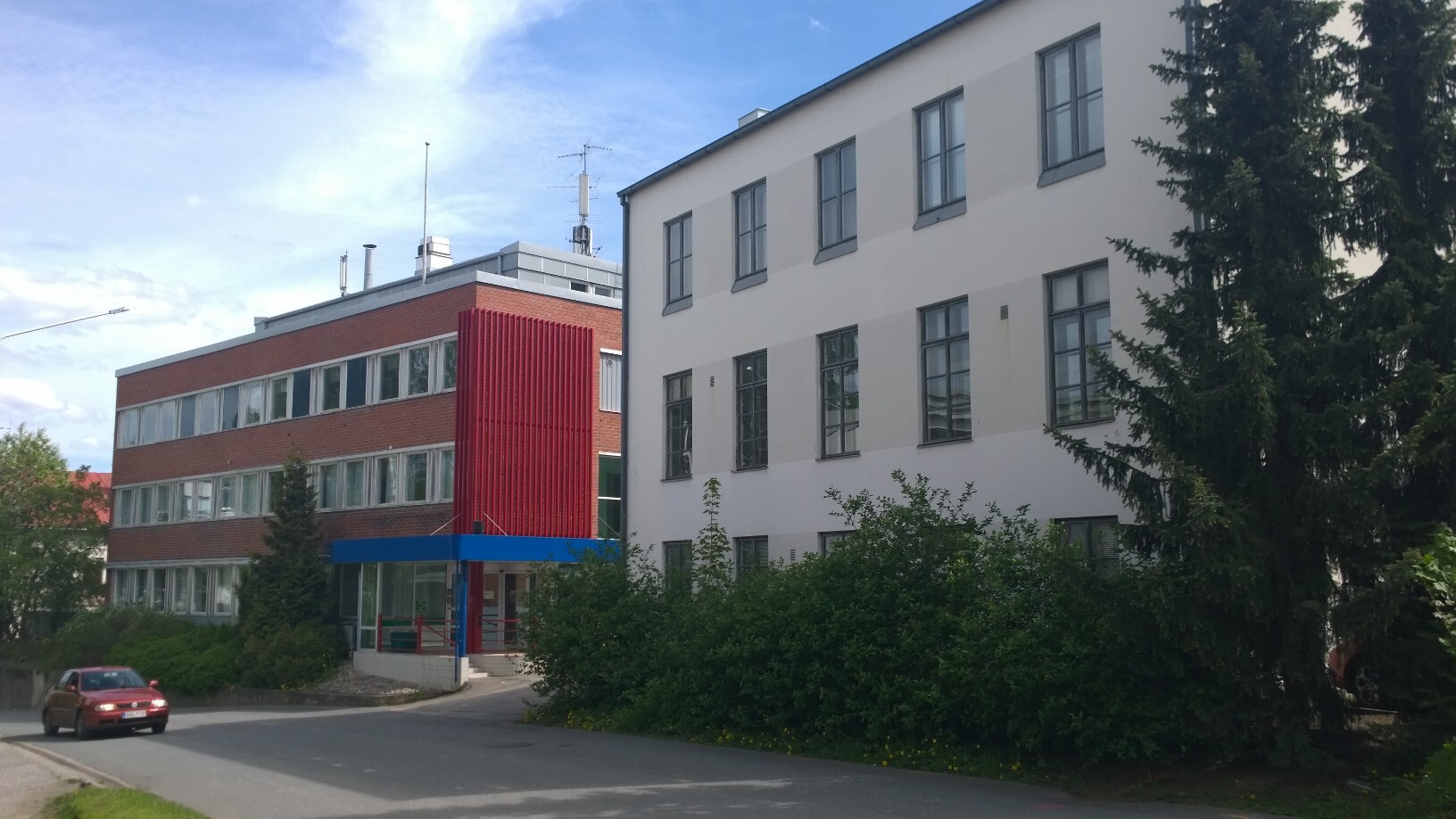 Maisterinkatu 9-11, Punainen talo