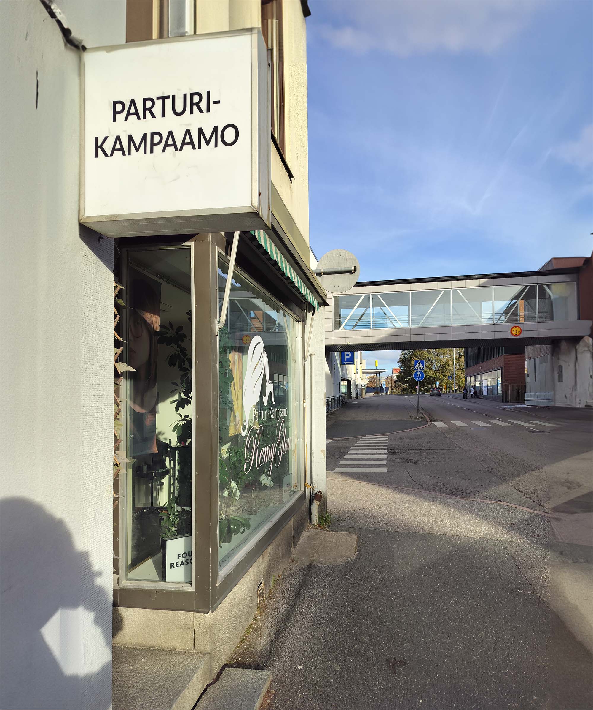 hyvinkäänkatu 7 parturi-kampaamo julkisivu-1